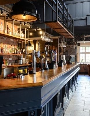 Bar & Café